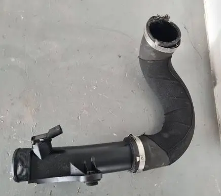 Audi A4 S4 B8 8K Air intake hose/pipe 8K0145673 8r0145979a