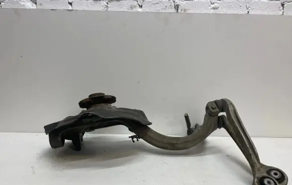 Audi A6 S6 C6 4F Front wheel hub 4F0257