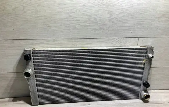 BMW 5 F10 F11 Coolant radiator 8615426