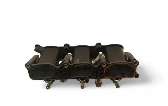 Audi Q3 F3 Intake manifold 06E133109S
