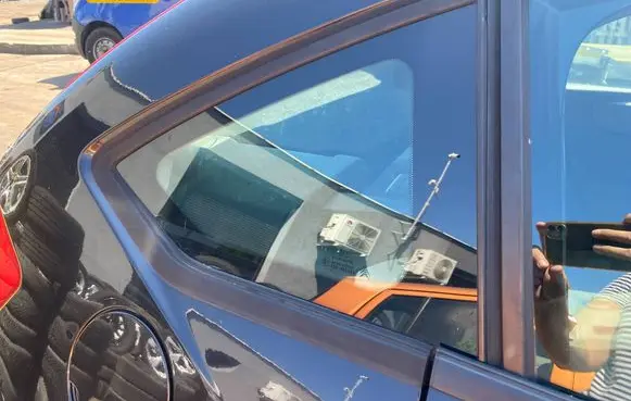Citroen C4 I Rear vent window glass