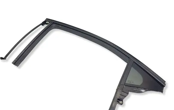 Opel Mokka B Rear vent window glass 9841966180