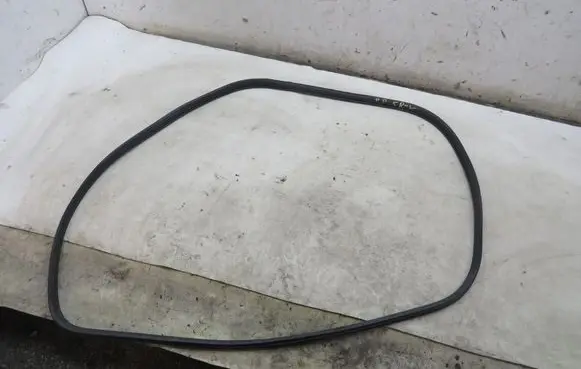 Honda CR-V Front door rubber seal