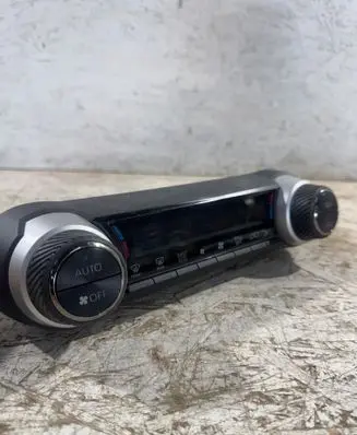 Toyota RAV 4 (XA50) Climate control unit 75K607