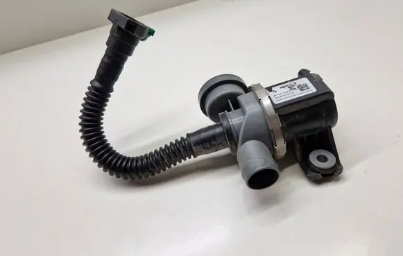 BMW 2 Active Tourer U06 Fuel tank valve 9884310 5A143C1