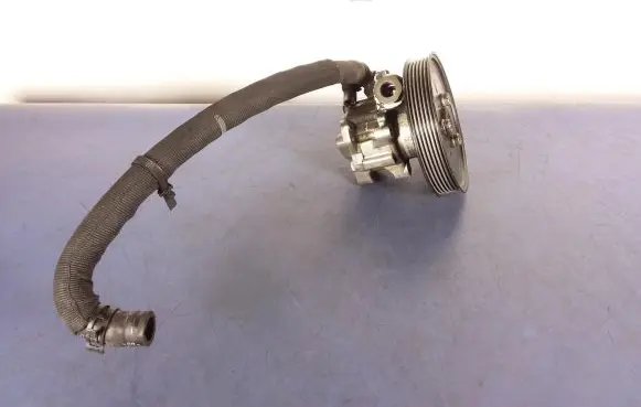 Audi A8 S8 D3 4E Power steering pump 4E0145156E