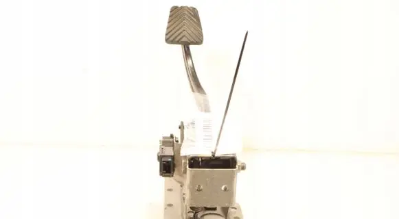 Hyundai i20 (GB IB) Clutch pedal 
