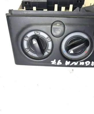 Renault Laguna I Climate control unit 9041703027 9140010264 1276700