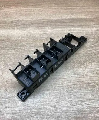 Audi A4 S4 B5 8D Fuse module 8L0941822A 896083000