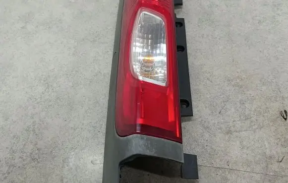 Opel Vivaro Rear/tail lights 