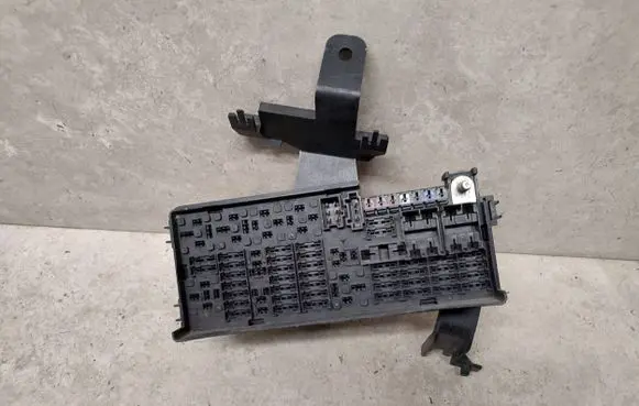 Mercedes-Benz ML W164 Fuse module A1645400272 2505805 15454741