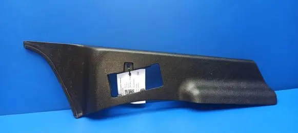 Foot area side trim