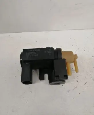 Volvo XC90 Vacuum valve 31401109