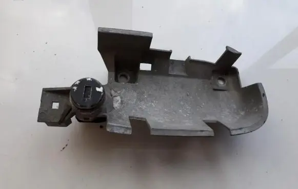 Volvo S40, V40 Front door lock (next to the handle) 