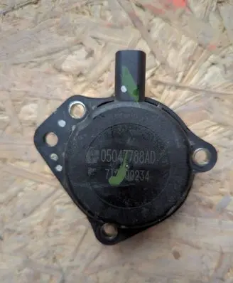 Chrysler Pacifica Camshaft vanos timing valve 05047788AD 712900234