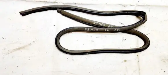 Honda CR-V Rubber seal front coupe door 