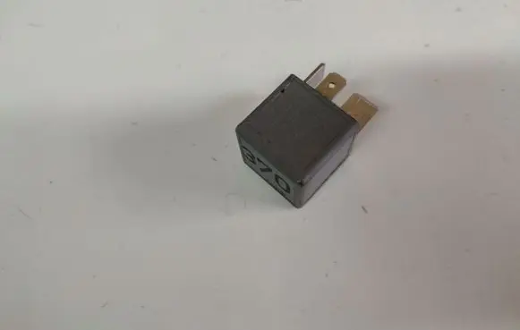 Audi A4 S4 B6 8E 8H Other relay 8D0951253