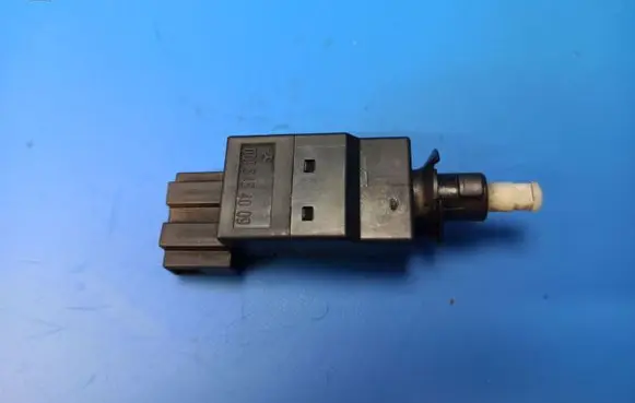 Mercedes-Benz E W211 Brake pedal sensor switch 0015454009