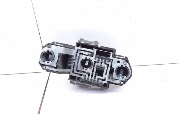 Volkswagen PASSAT B4 Tail light bulb cover holder 3A9945257