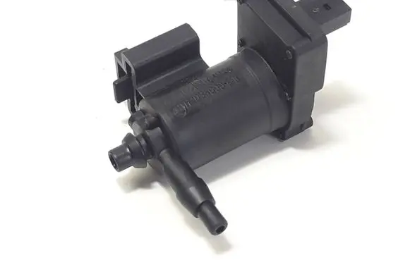 Mercedes-Benz C W203 Vacuum valve A2038000178