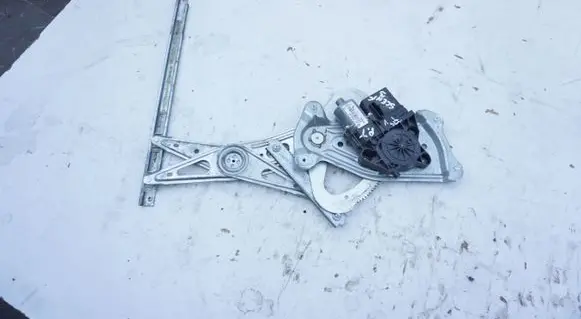 Front wiper linkage and motor