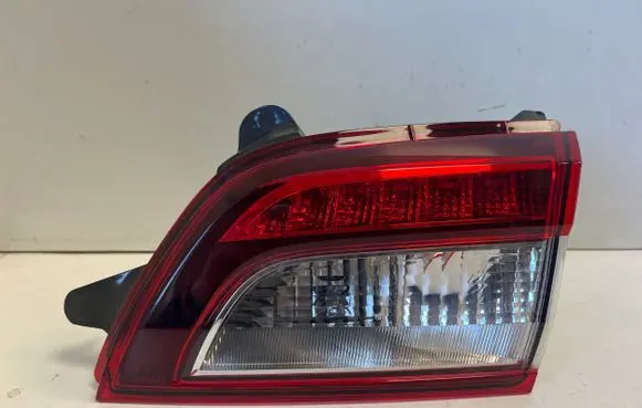 Subaru Outback (BS) Tailgate rear/tail lights 946073
