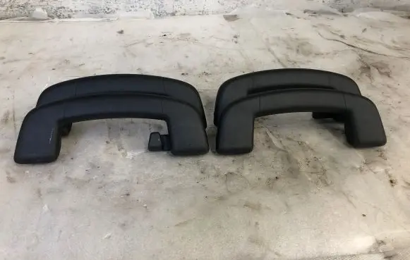 Skoda Kamiq A set of handles for the ceiling 2G0857607
