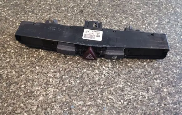 Opel Zafira B Other switches/knobs/shifts 13100105