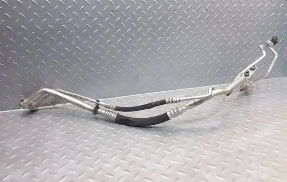 Opel Corsa D Air conditioning (A/C) pipe/hose 13203336