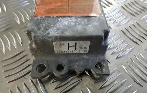 Nissan X-Trail T30 Airbag control unit/module 988209H600