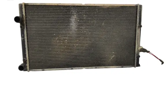 Volkswagen Golf III Coolant radiator