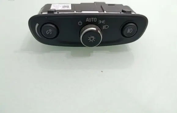 Buick Encore GX I Light switch 84201604
