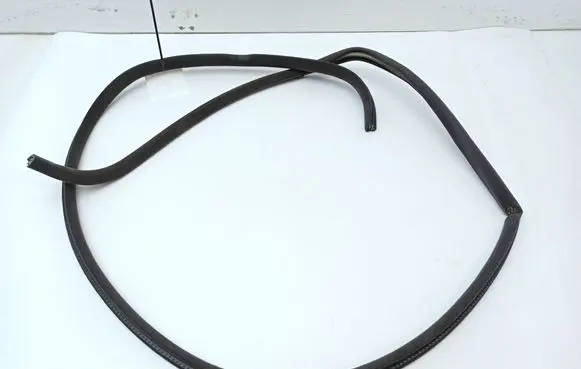Jaguar XJ X308 Front door rubber seal 
