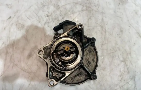 Audi A4 S4 B7 8E 8H Vacuum pump 057145100K 72260806C