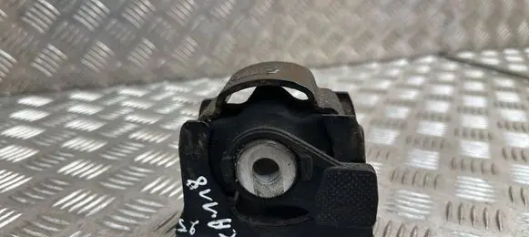 Toyota RAV 4 (XA40) Gearbox mount
