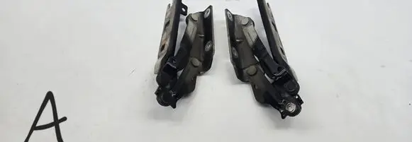 Volkswagen Golf VI Engine bonnet/hood hinges 5K0823302B 5K0823301B