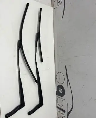 Opel Mokka B Windshield/front glass wiper blade 9822931680 9822931880