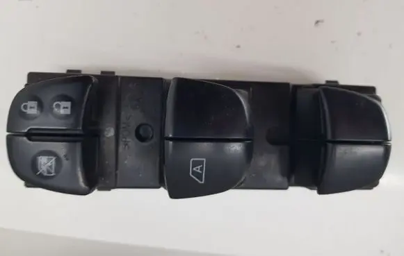 Nissan Juke I F15 Electric window control switch 254011KA0B