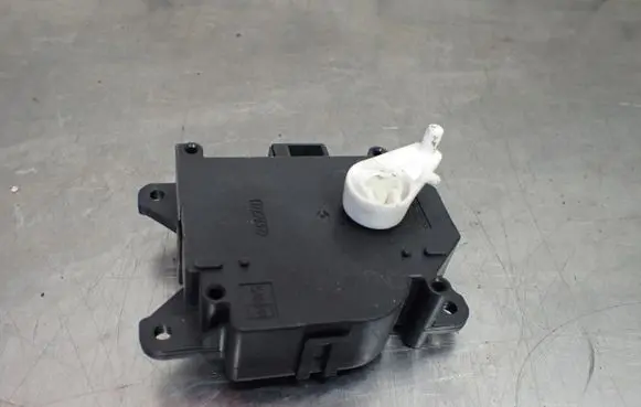 Mitsubishi Colt Air flap motor/actuator 113800-2840