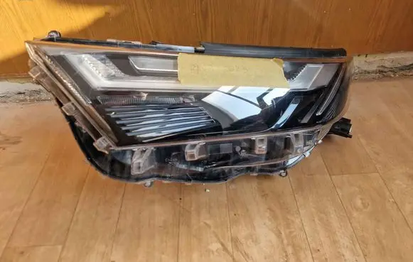 Toyota RAV 4 (XA50) Headlight/headlamp