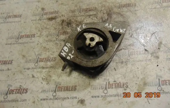 Mercedes-Benz A W168 Engine mount bracket A1682400618