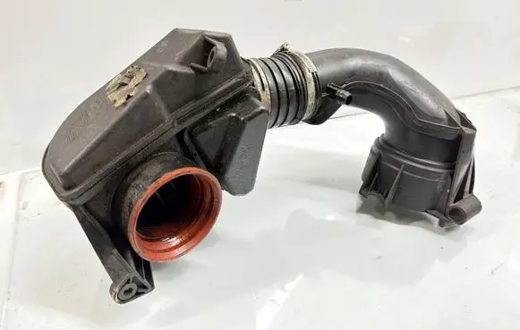Mercedes-Benz E W211 Air intake duct part A2710900829