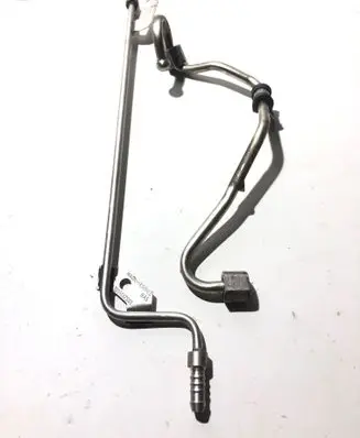 Volkswagen Tiguan Fuel injector supply line/pipe 06J127501F