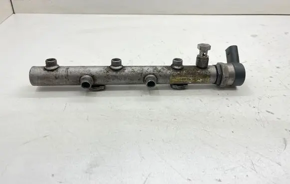 Volkswagen Touareg I Fuel main line pipe 059130090AG