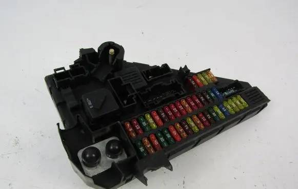 BMW 5 E60 E61 Fuse box set 690661901