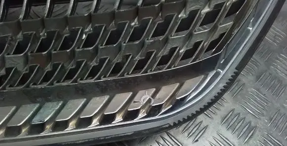 Lexus RX 330 - 350 - 400H Front bumper upper radiator grill 5310148110