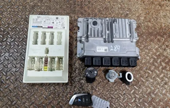 Engine ECU kit and lock set