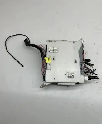 Lexus IS 220D-250-350 Fuse module 8273053020