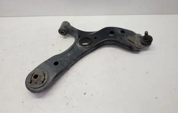 Toyota Prius (XW30) Front lower control arm/wishbone