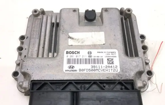 Hyundai i30 Engine control unit/module ECU 0281017211